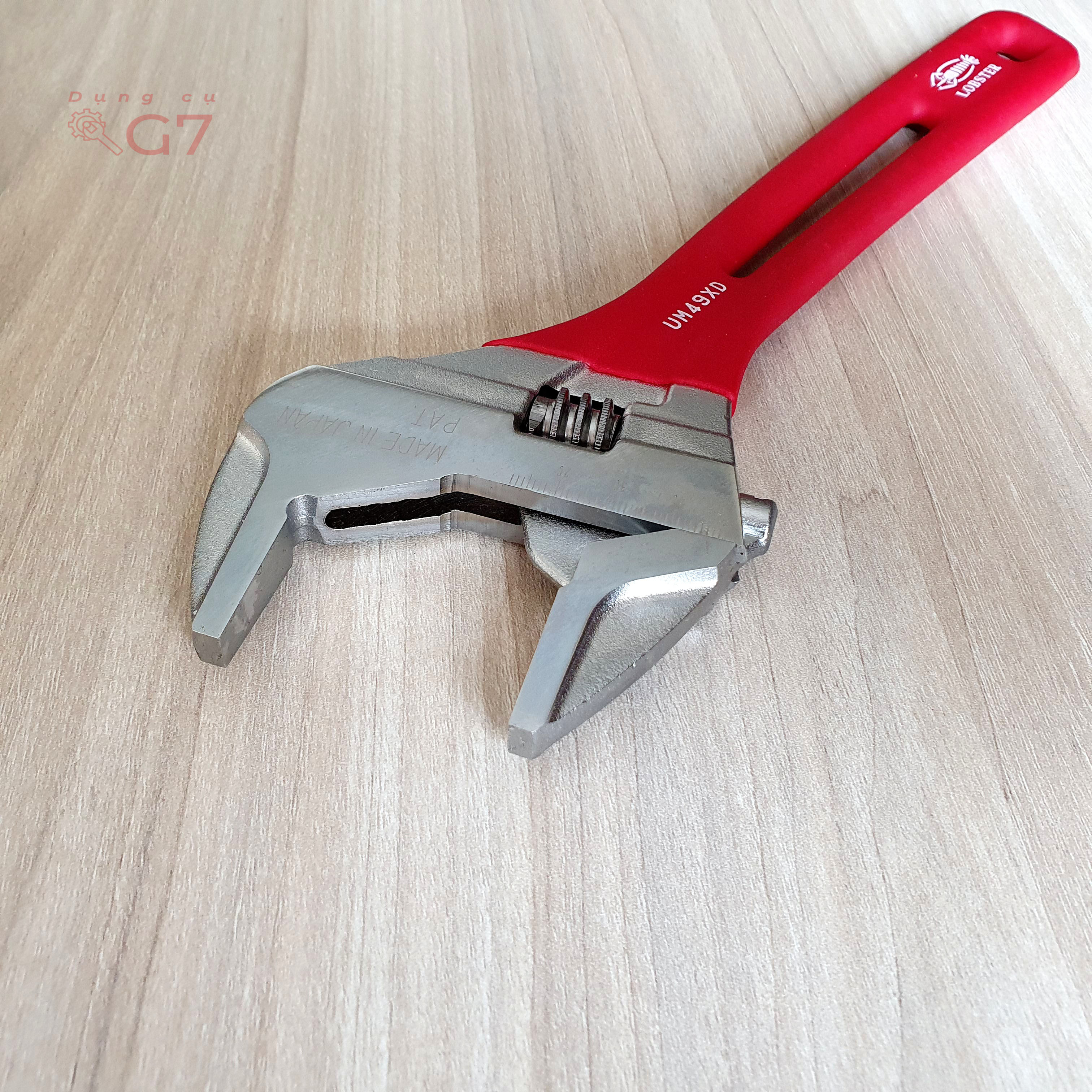 Mỏ lết Lobster UM49XD Made In Japan