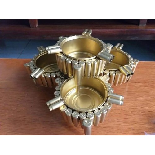 Gạt tàn bằng kim loại