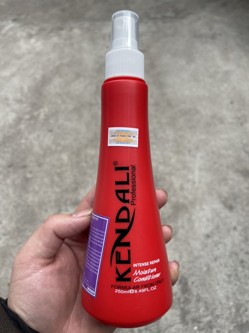 XỊT DƯỠNG TÓC KENDALI ĐỎ 250ML