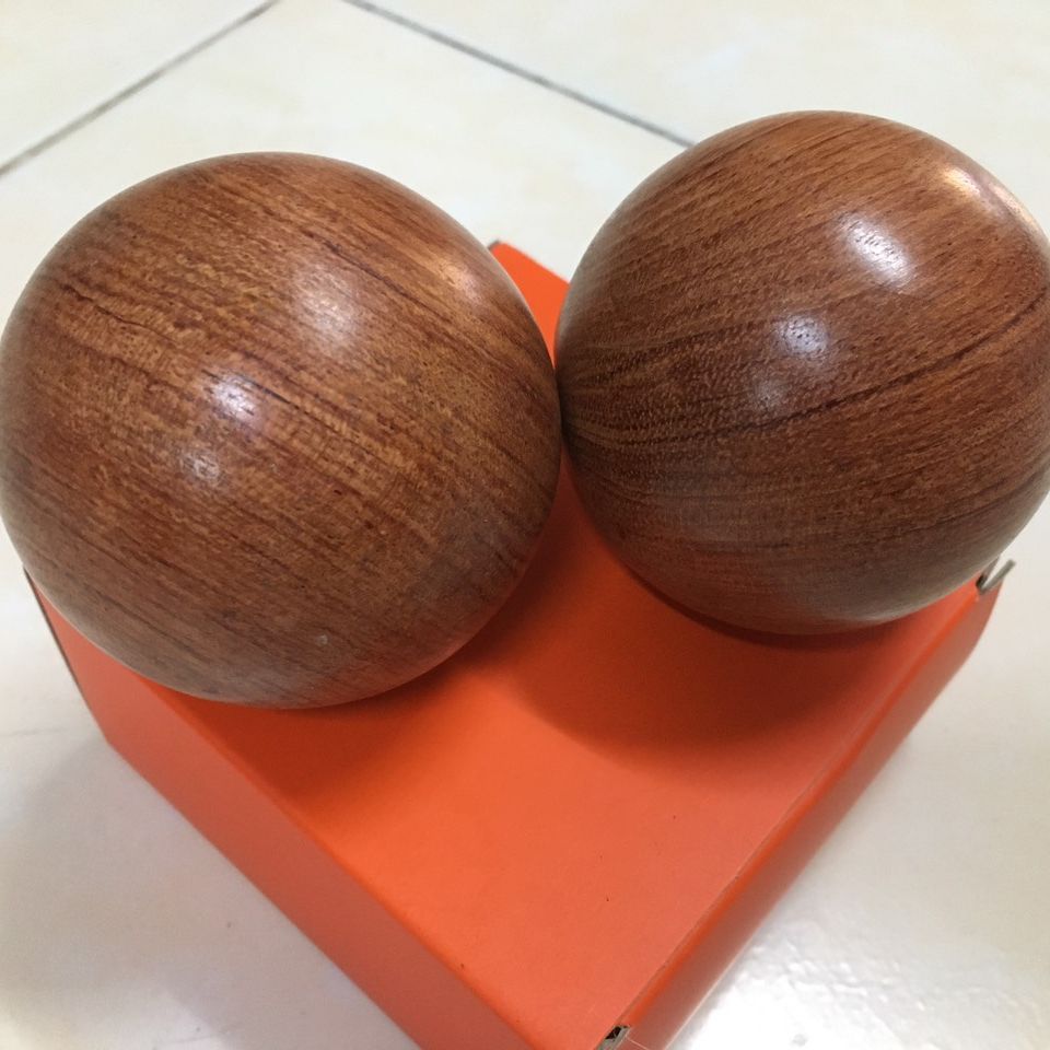 2 Bi Lăn Tay Gỗ Hương Hạt 6cm ( hình thật )