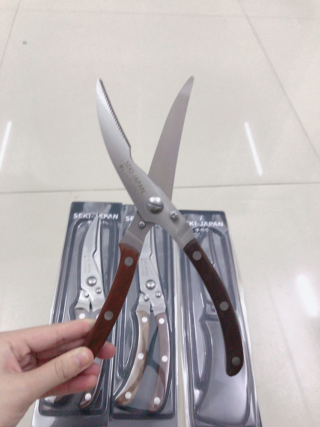 Kéo cắt gà cán gỗ Seki JAPAN