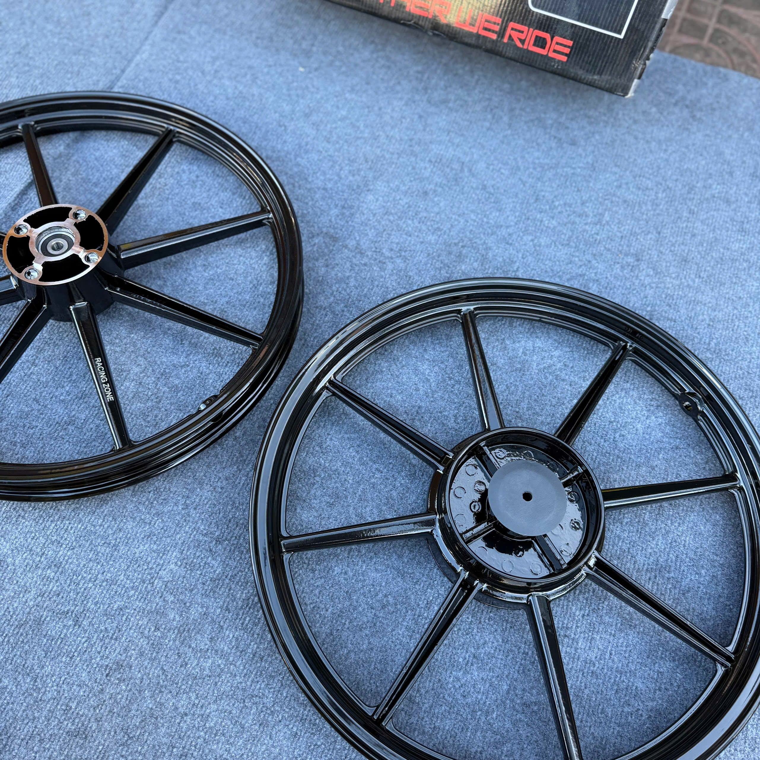 Mâm 8 cây Sirius - Ex135 chính hãng Racing Zone - màu đen bóng