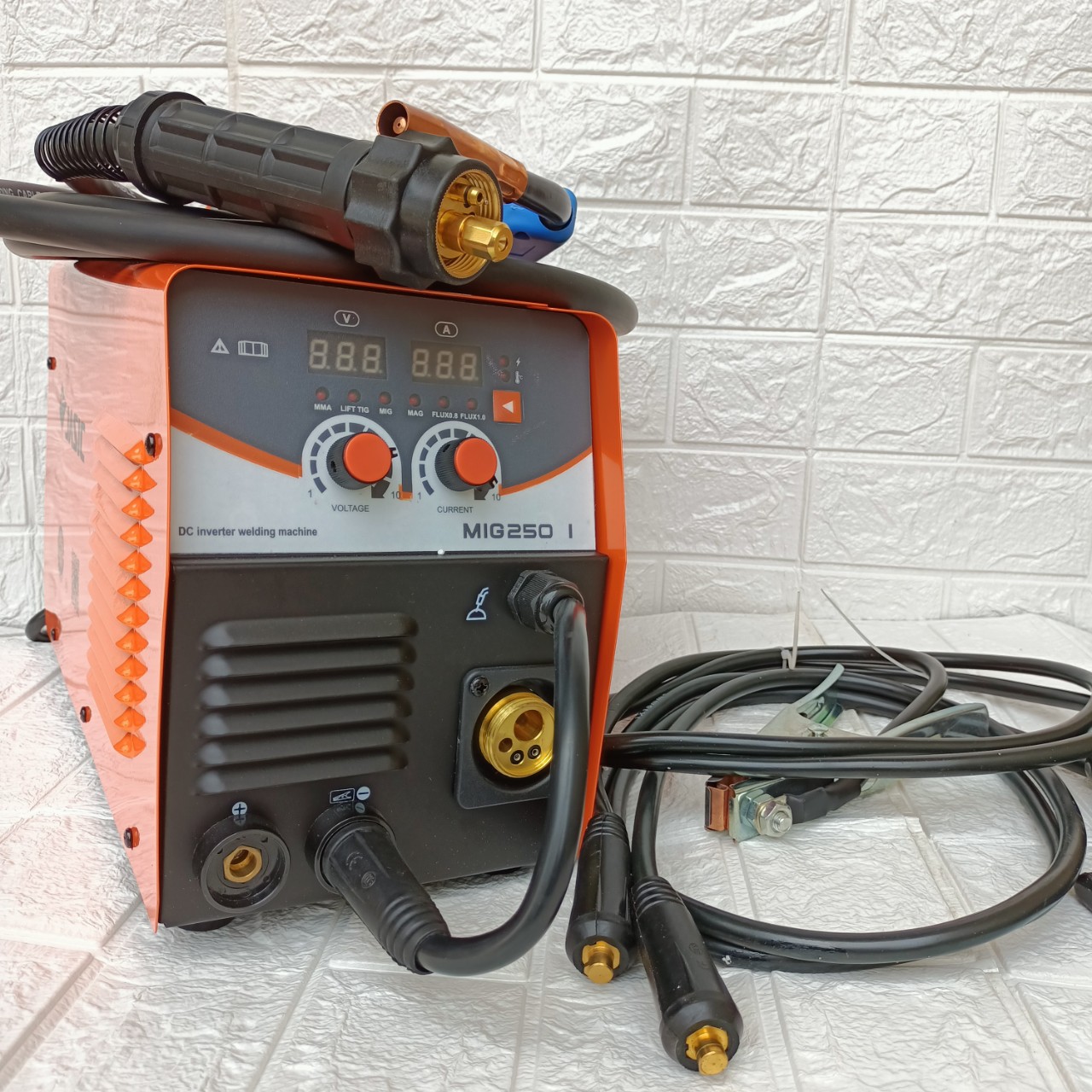 Máy hàn mig Jasic 250 2 núm 3 chức năng