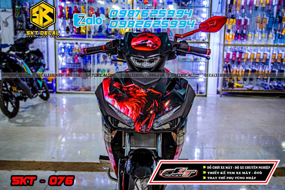 tem trùm xe exciter 155 đen đỏ sói đêm