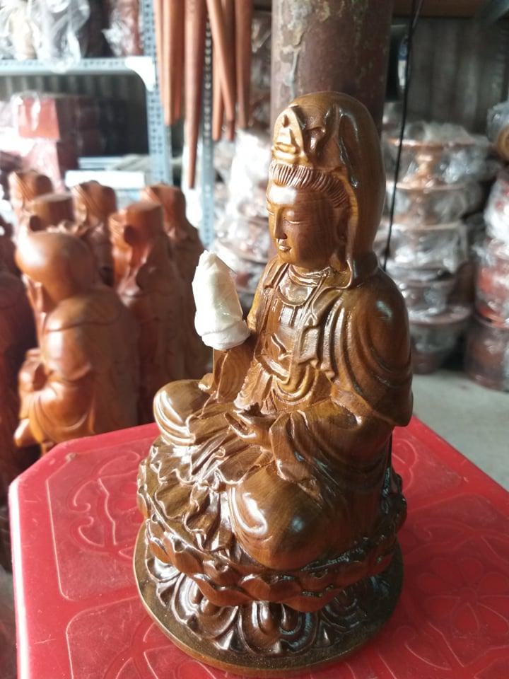 Tượng phật Quan Âm gỗ bách xanh cao 20cm x 12cm
