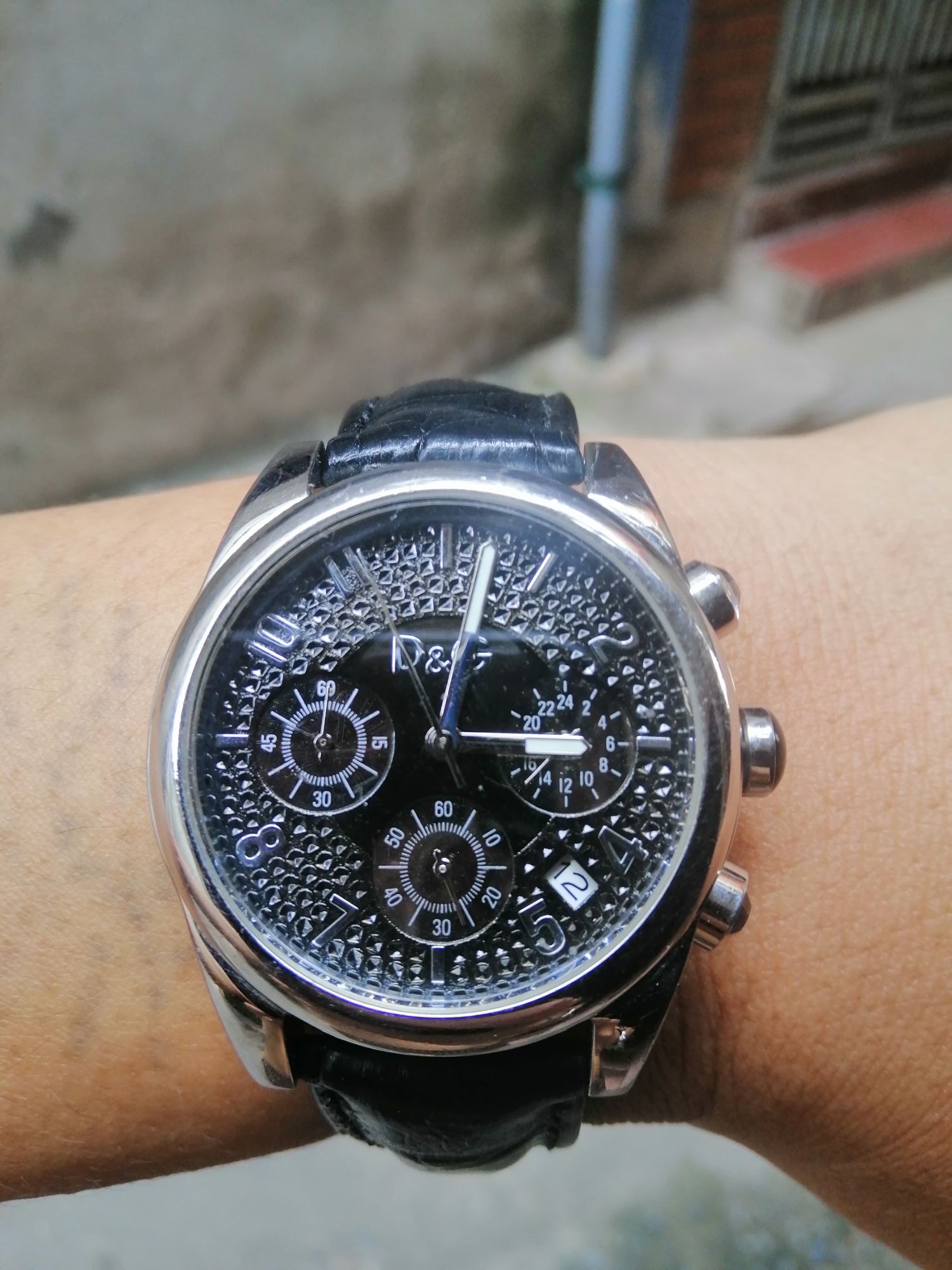 Đồng hồ nam hiệu D&G của Ý