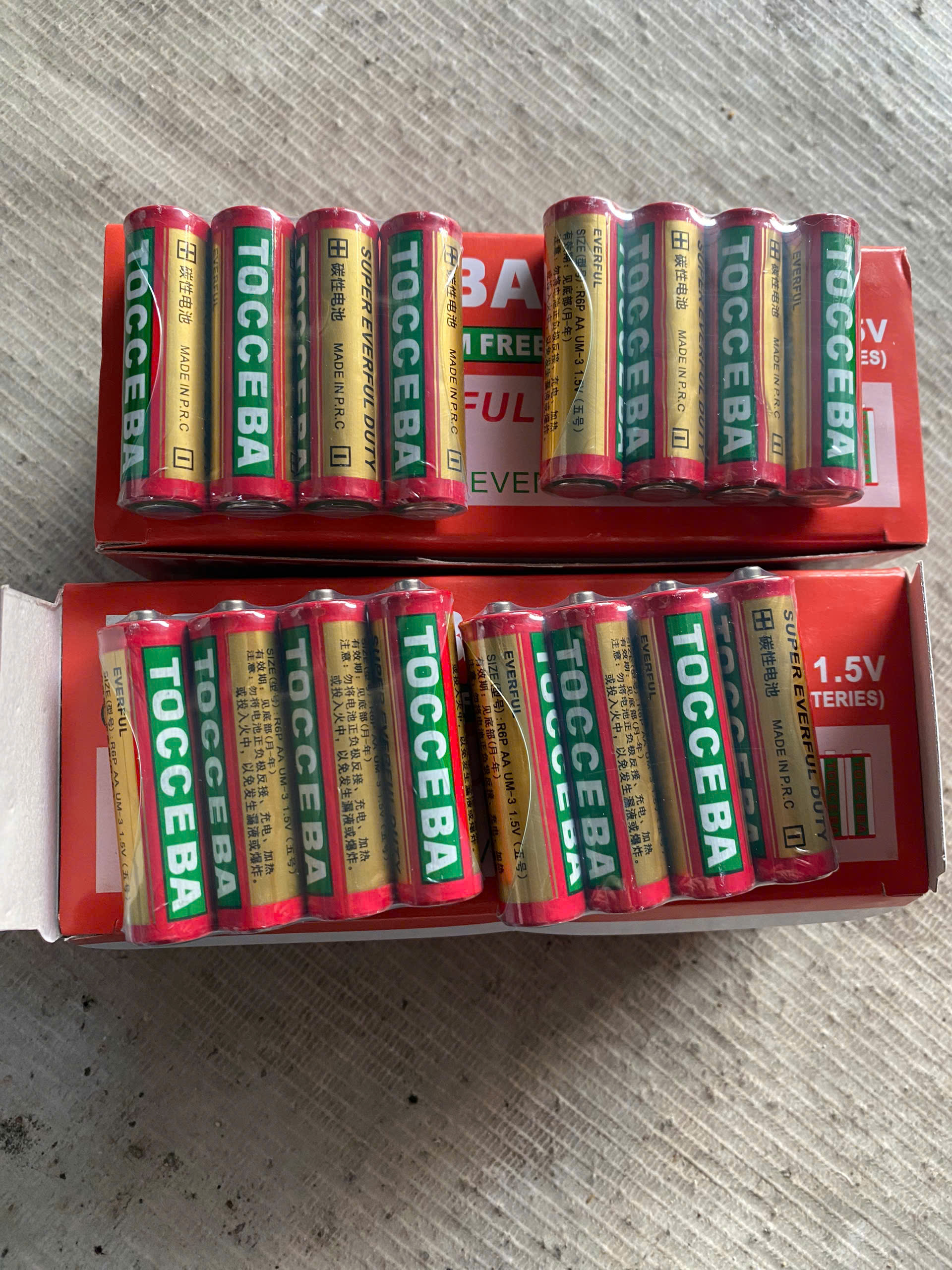 hộp 40 viên pin Tocceba AA ( pin đồng hồ)