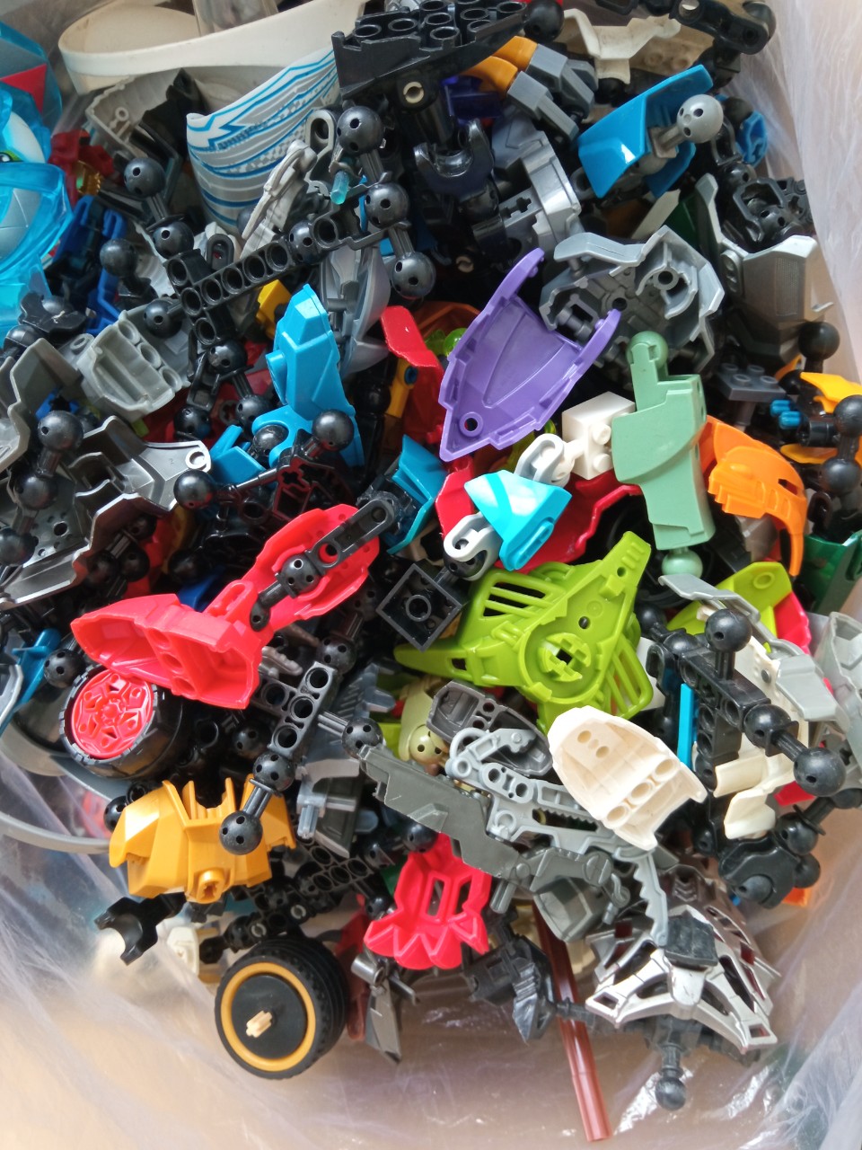 [1kg] đồ chơi lắp ráp Bionicle đã qua sử dụng