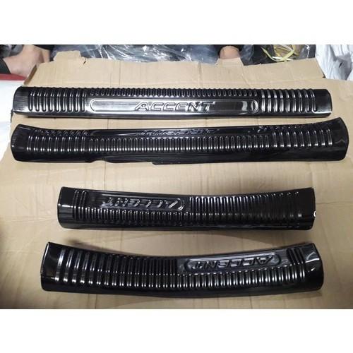 Ốp Bậc Cửa Trong Xe Hyudai Accent 2018 2019 2020 Mẫu Titan, Bộ 4 Chi Tiết, Giúp Trang Trí Chống Xước Xe Hiệu Quả, Có Sẵn Keo 2 Mặt Siêu Dính, Lắp Đặt Dễ Dàng Tại Nhà