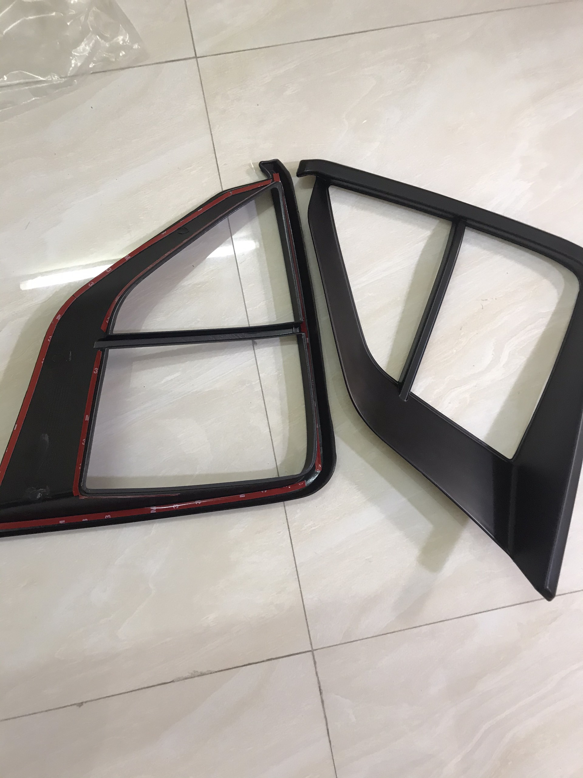 Bộ ốp viền đèn pha đen xe Mitsubishi Xpander 2018-2022
