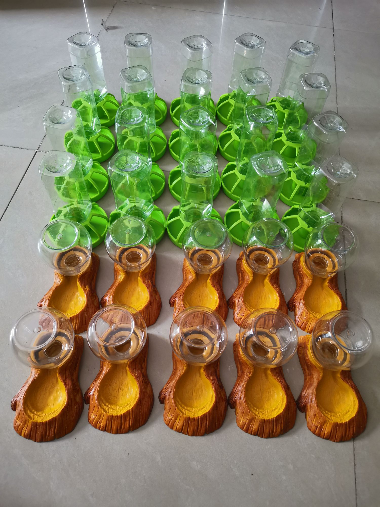 Chén nước tự động cho bò sát
