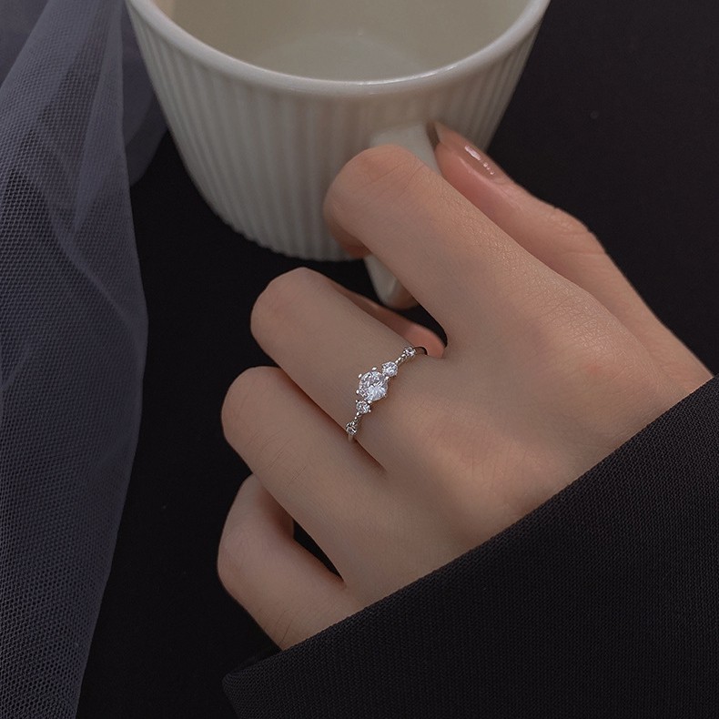 Nhẫn đính đá tinh tế đơn giản dành cho nữ - Mely B82