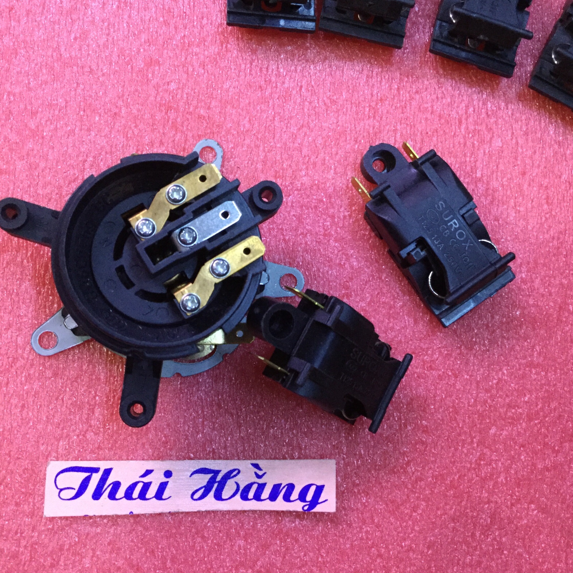 Công tắc và đế ấm siêu tốc