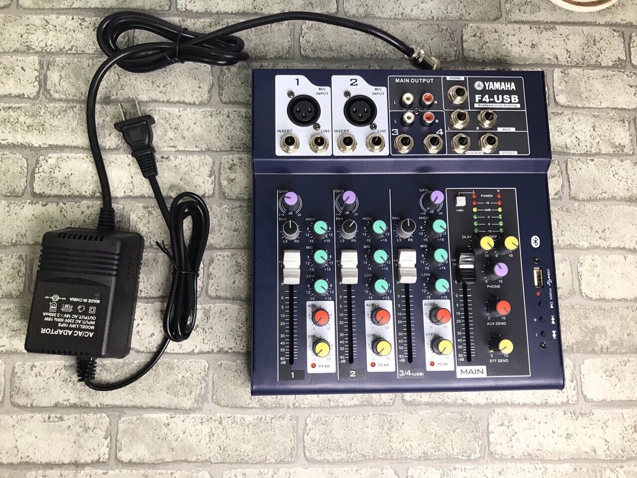 Bàn Mixer Yamaha F4 Không Dây Có Bluetooth Và USB