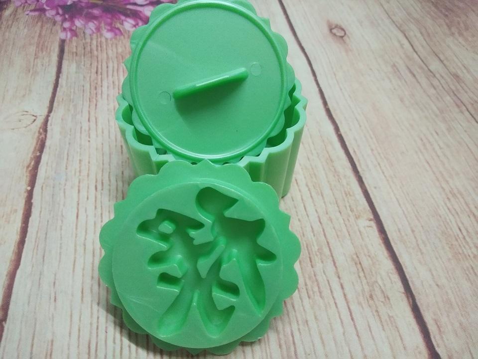 KHUÔN XÔI TRÒN XANH HÌNH CHỮ LỘC 9CM