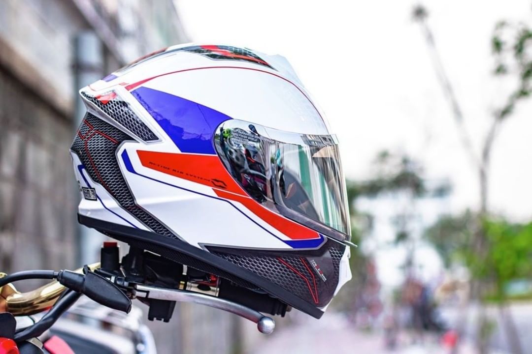Mũ bảo hiểm fullface Yohe 977