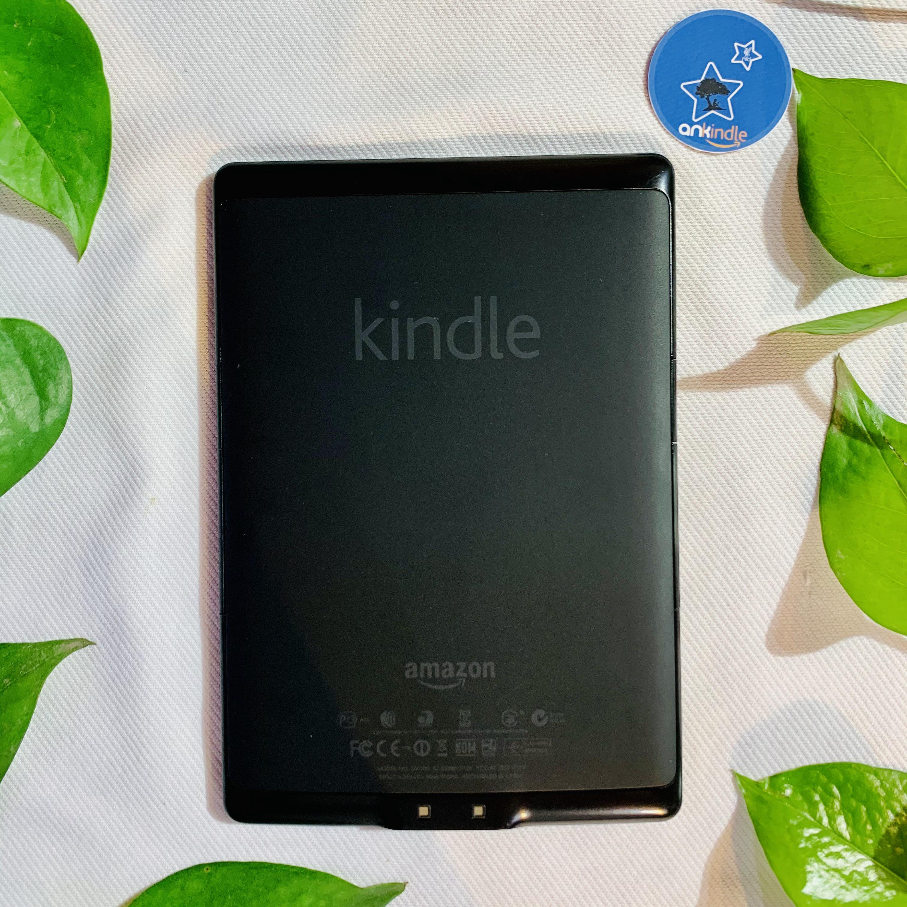 Máy Đọc Sách Amazon Kindle Basic 8th không có đèn nền