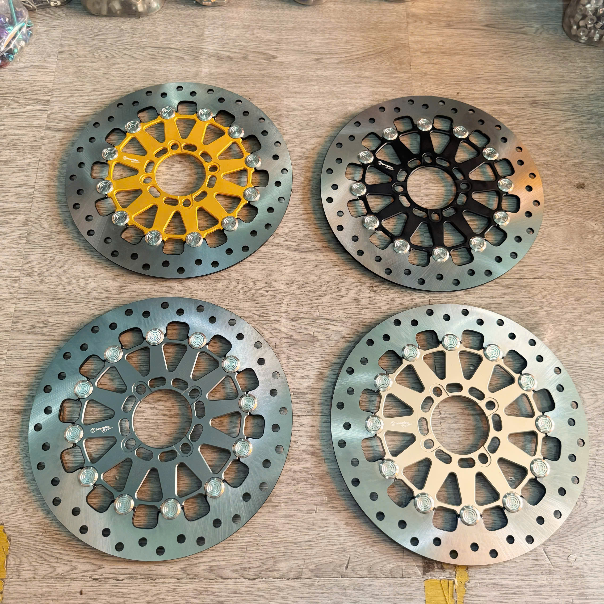 Đĩa Thắng brembo V2 267 12 khoen Khoen inox A100