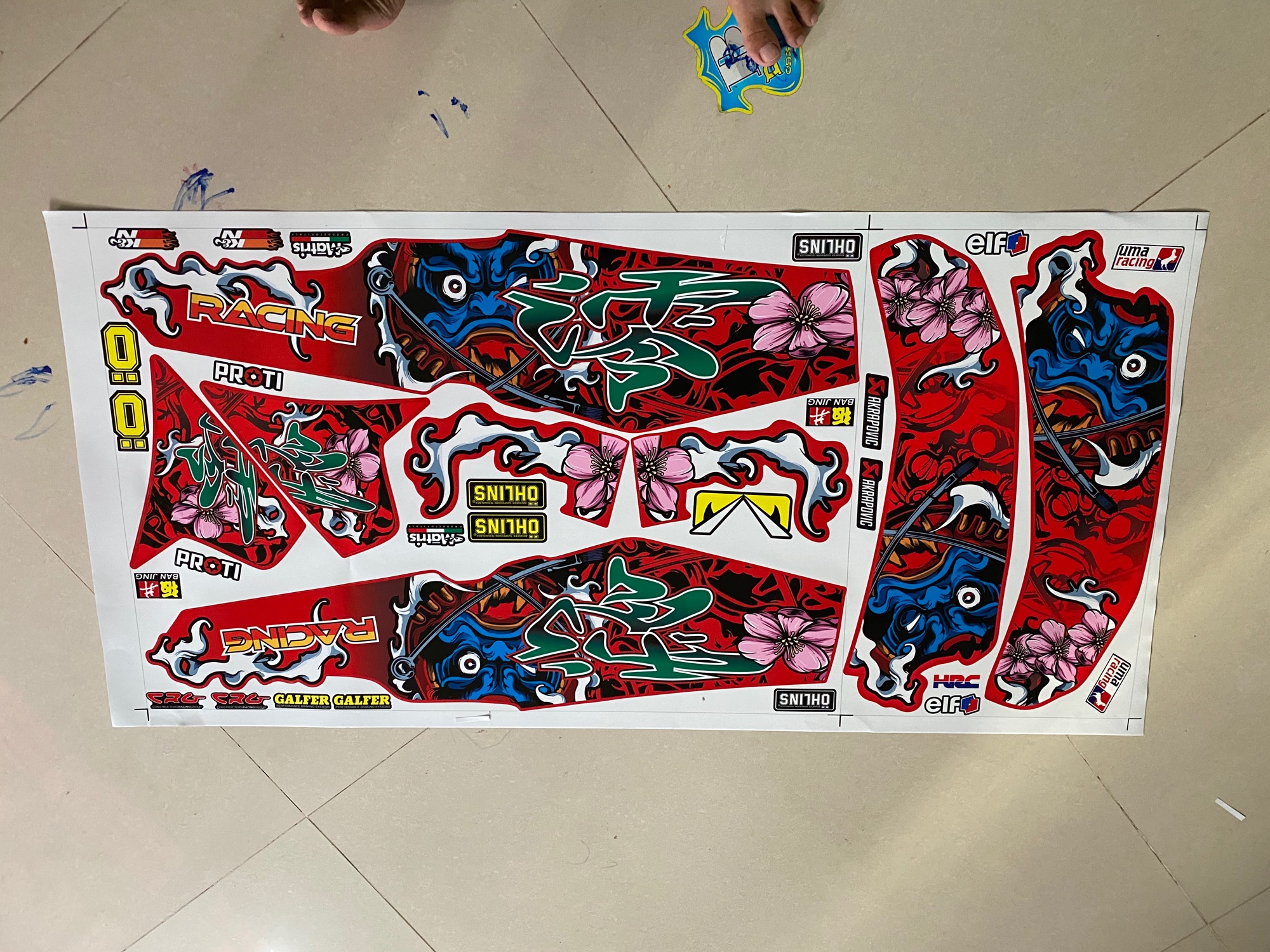 Tem rời Sirius daruma dán xe đỏ