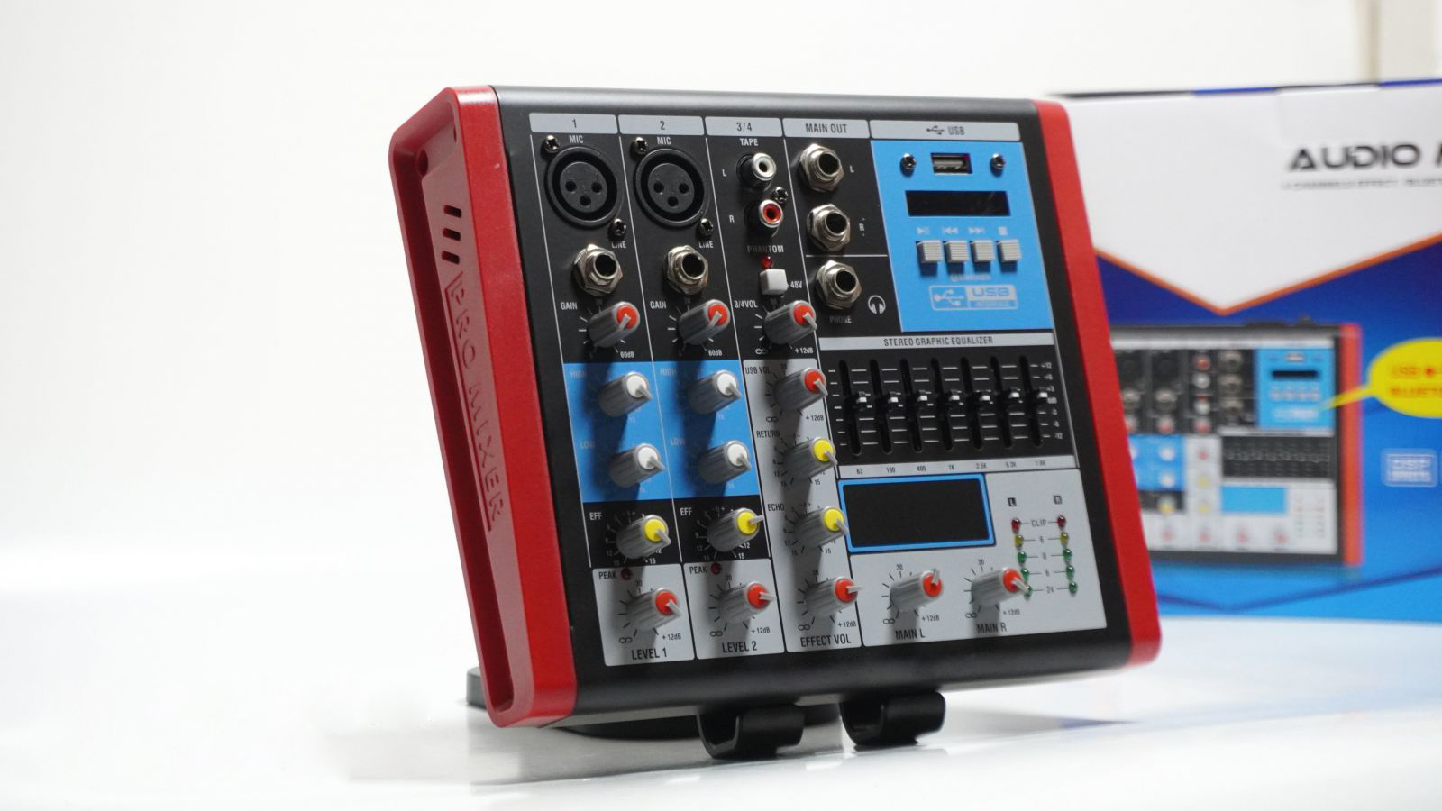 Bàn Trộn Âm Thanh Mixer Max 04 - 4 Kênh Âm Thanh Nối - Tích Hợp Bộ Cân Bằng Equalizer Chuyên Nghiệp Được Sử Dụng Tại Gia Đình Hoặc Show Diễn Bởi Chất Lượng Ngõ Ra Âm Thanh Cực Tốt Dựa Trên Những Ưu Việt Của Chế Độ Lọc Âm