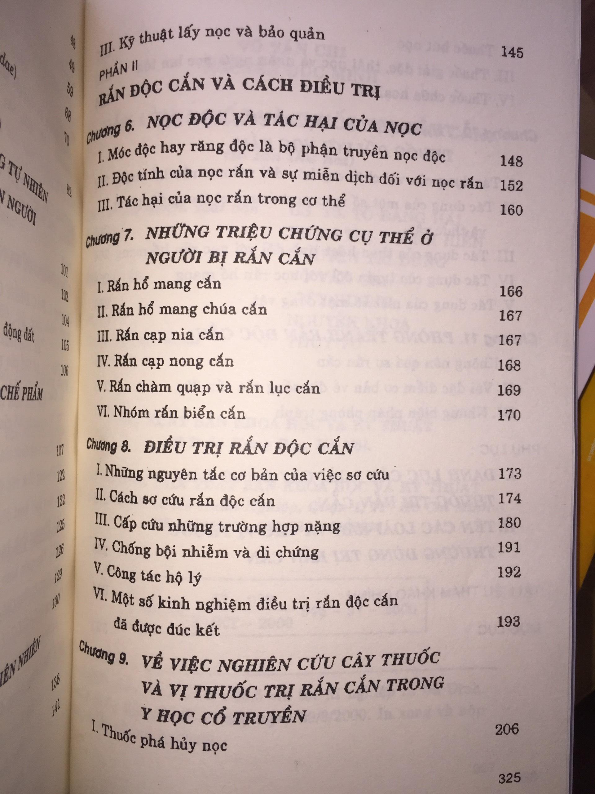 Rắn Làm Thuốc Và Thuốc Trị Rắn Cắn - Võ Văn Chi