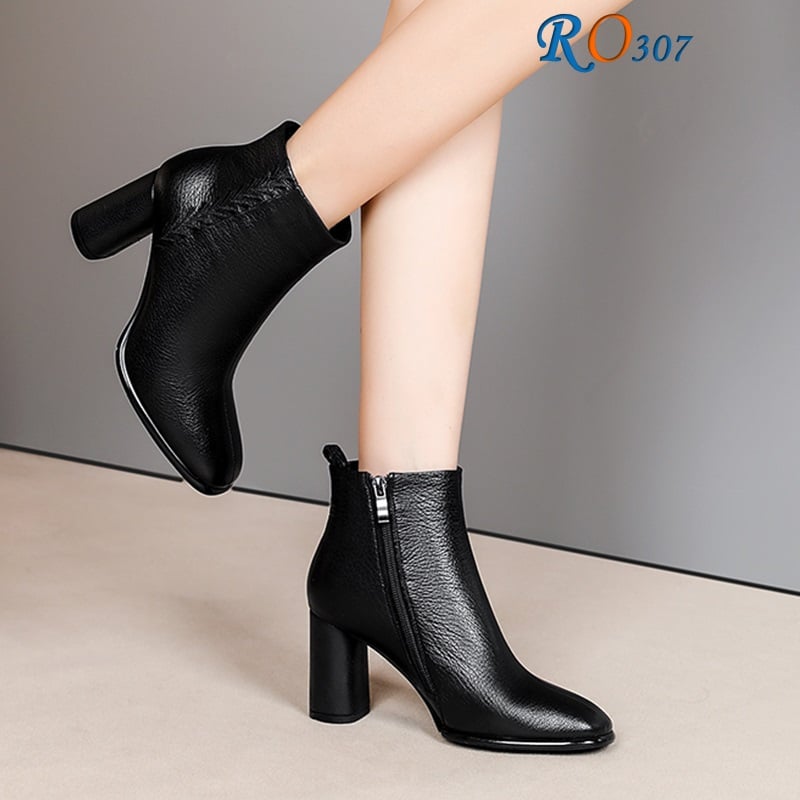 Giày bốt nữ thời trang cao cấp đen & da bò RO307