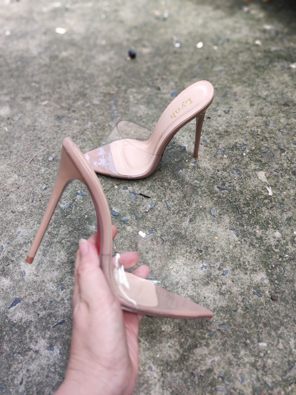 Sandal cao gót quai trong mũi nhọn