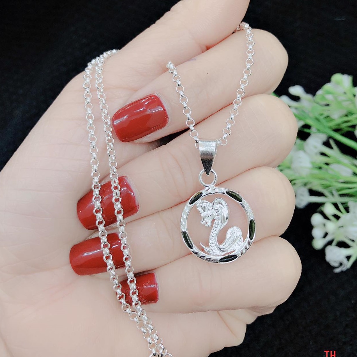 Mặt dây chuyền bạc hình Con Rắn