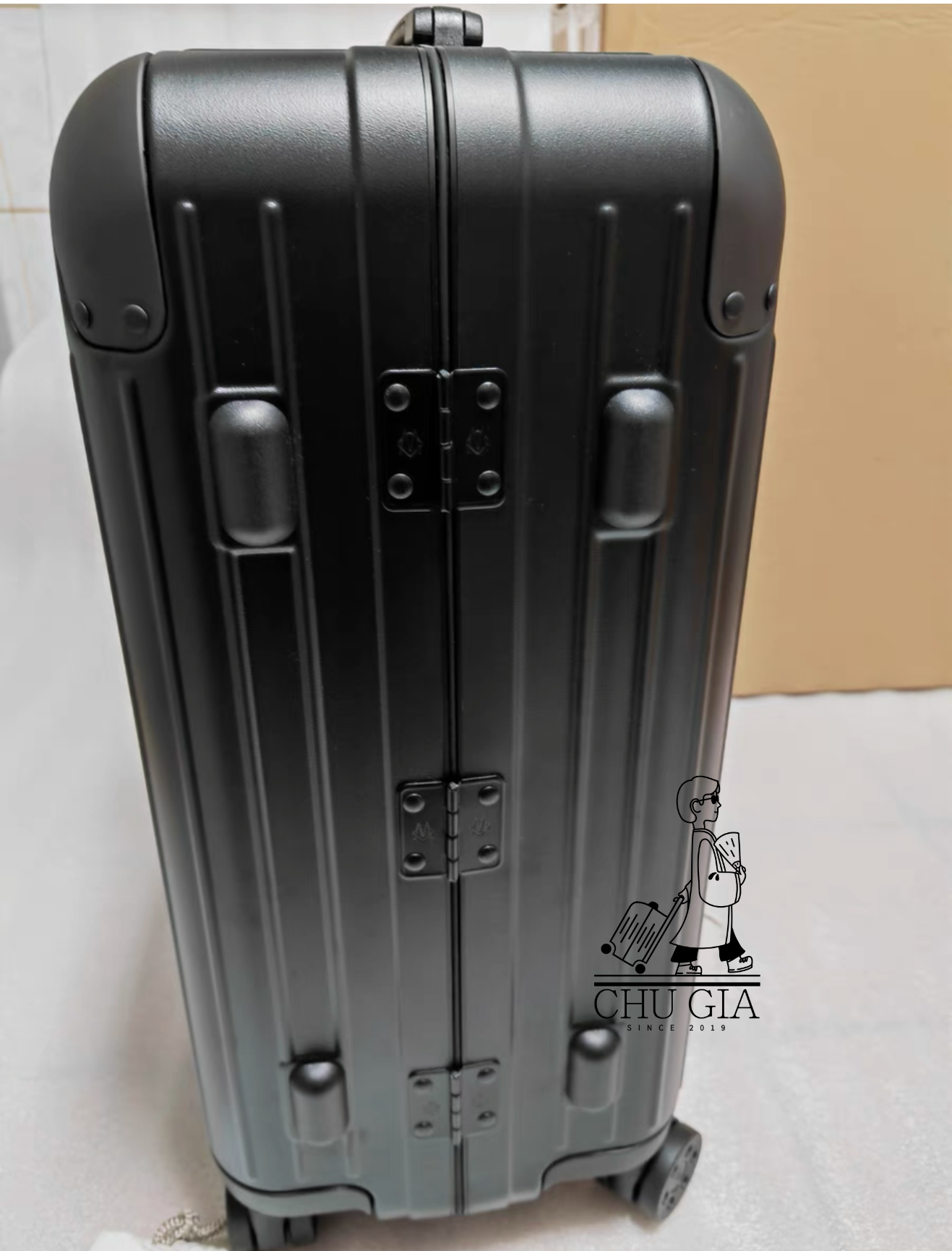 Vali Rimowa Siêu Cấp Hybrid Có sẵn