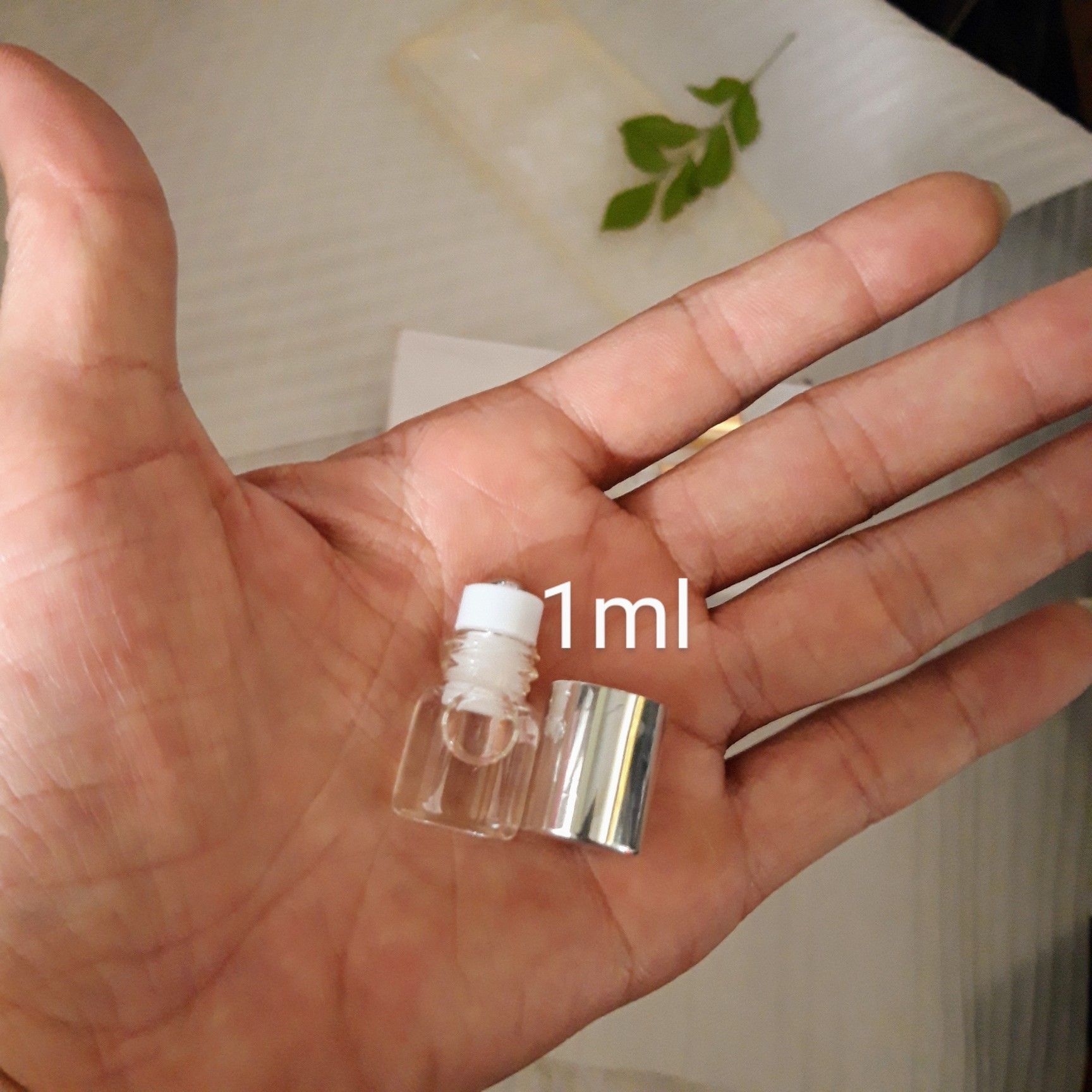 Bộ 10 lọ thủy tinh 1ml nhỏ gọn bi lăn chiết tinh dầu nước hoa