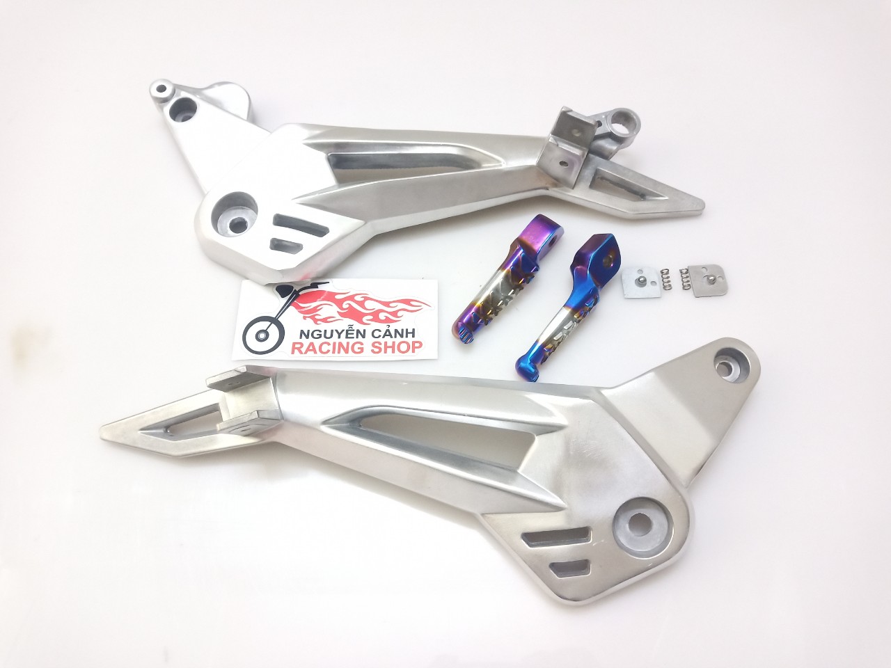 Cặp Gác chân wave dream đùi gà xếp ducati