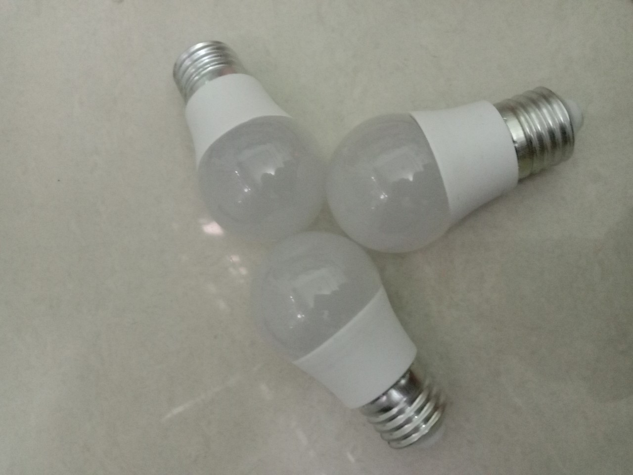 Đèn led bulb 3w đến 7w dùng trang trí ngoài trời