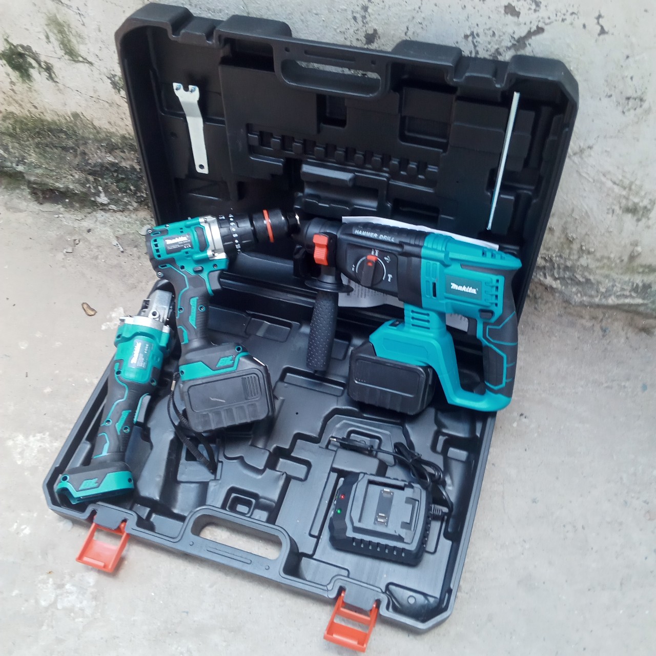 Bộ combo 3 thân máy makita gồm khoan đục pin- máy cắt pin- máy khoan pin- bảo hành 1 năm