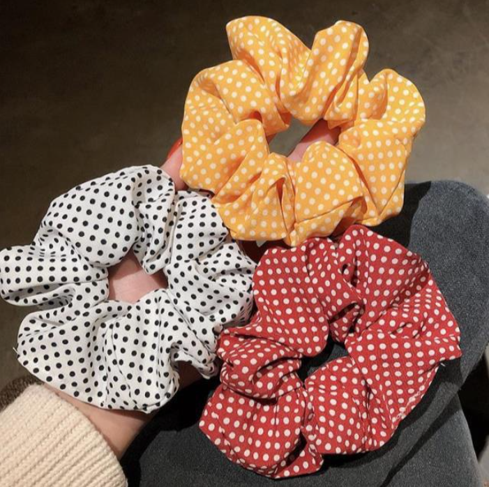 Cột Buộc Tóc Scruchies Chấm Bi - Loại Vải Nhung Cao Cấp