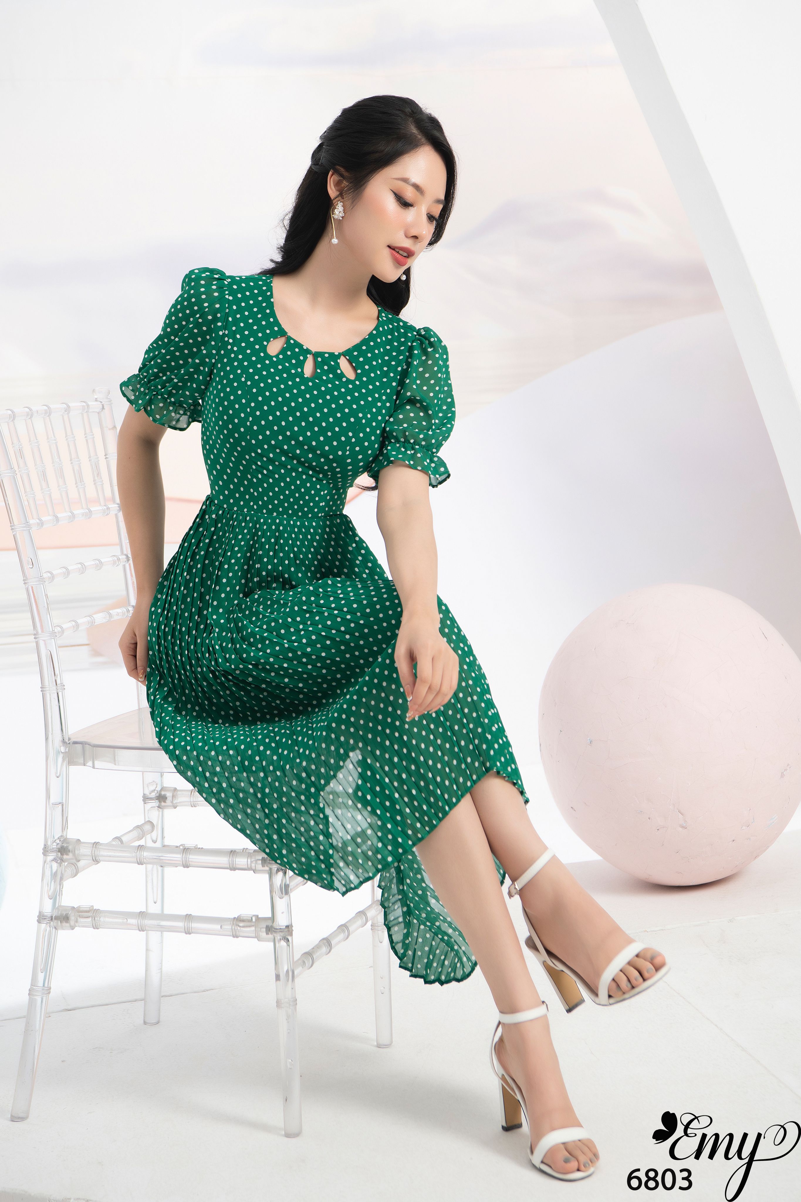 Đầm EMY EM6803 Xoè Dập Ply Xanh
