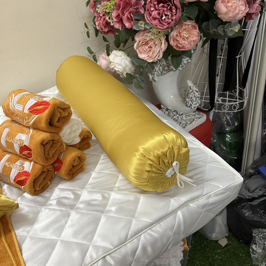 Gối ôm, gối kê chân nhiều màu spa chất lụa cao cấp dài 70cm