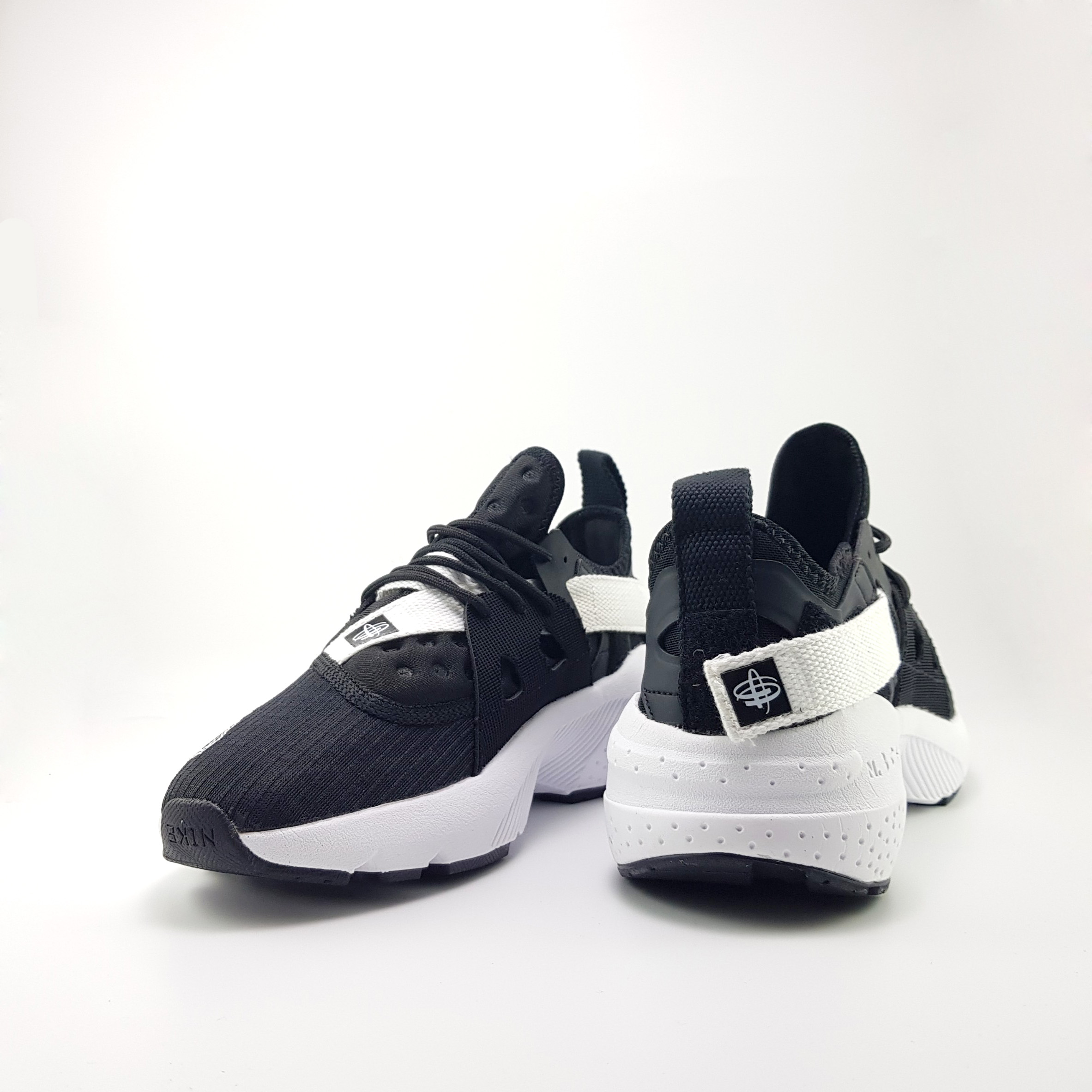 Giày thể thao Huarache N.354 Black White