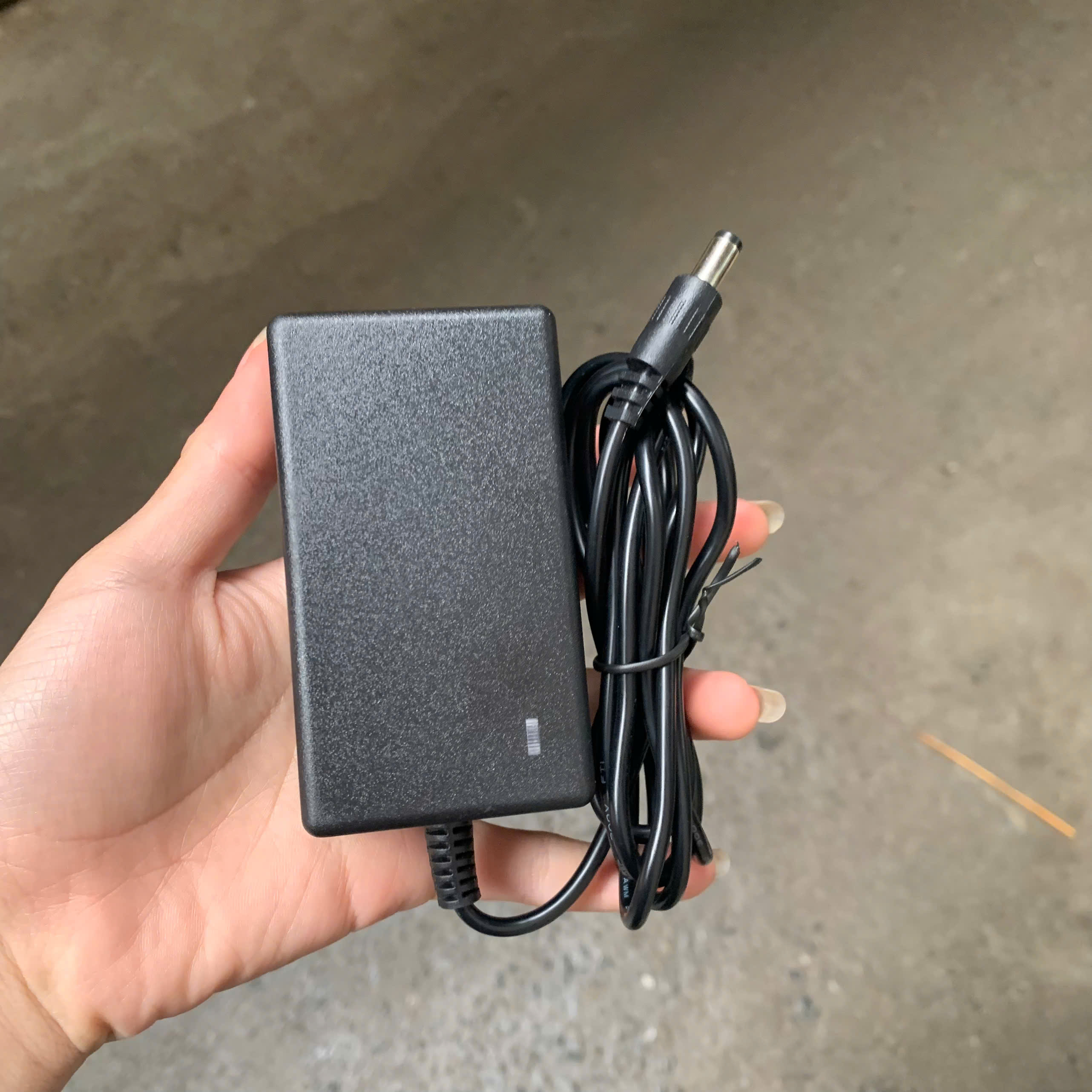 Adapter nguồn 27V-1000mA (27V-1A) bảo hành 12 tháng