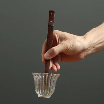 Nhíp tre gấp chén trà- hàng thủ công mỹ nghệ- siêu đẹp.
