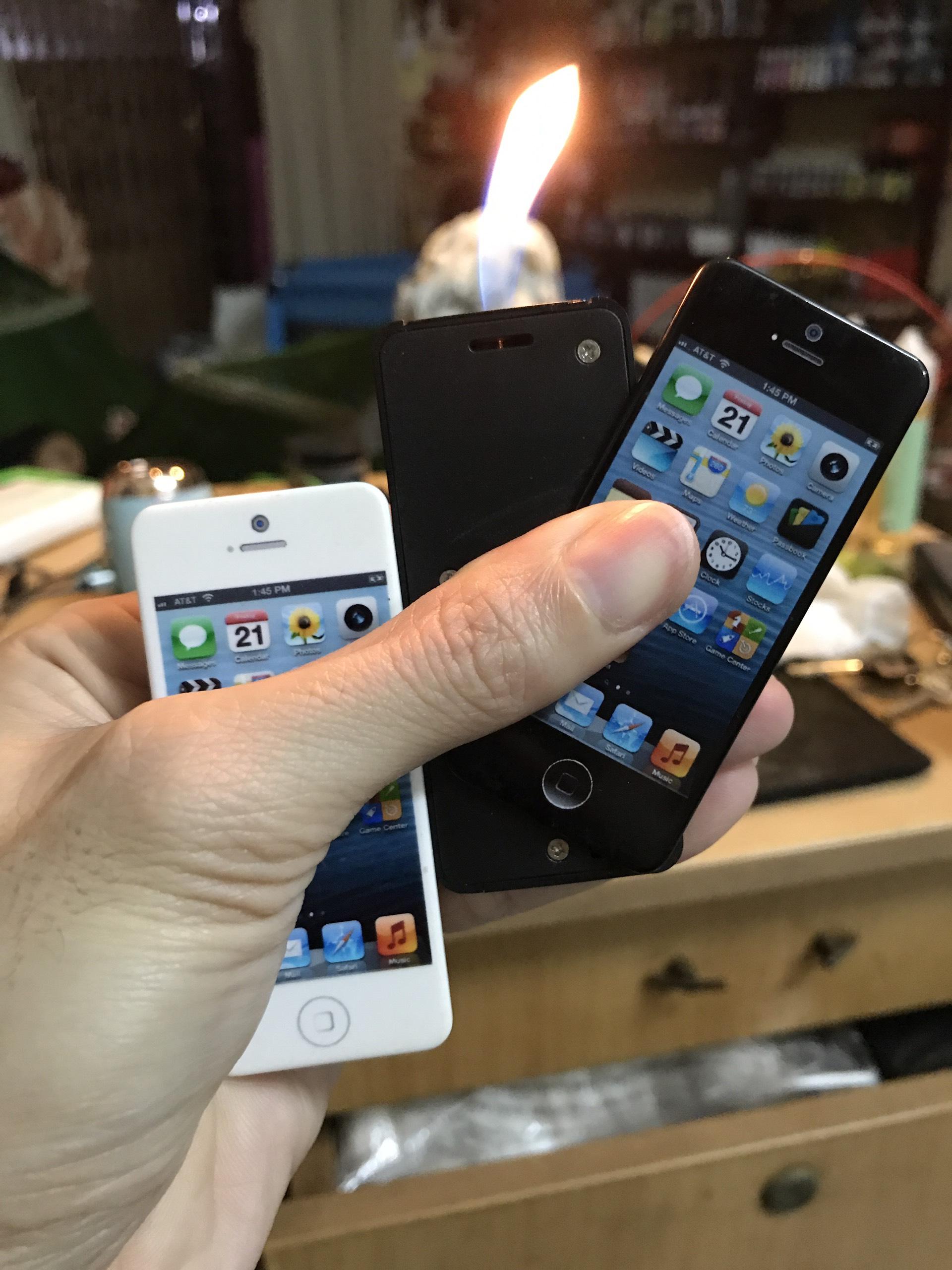 Bật Lửa Hình Iphone Kiêm Khui Bia