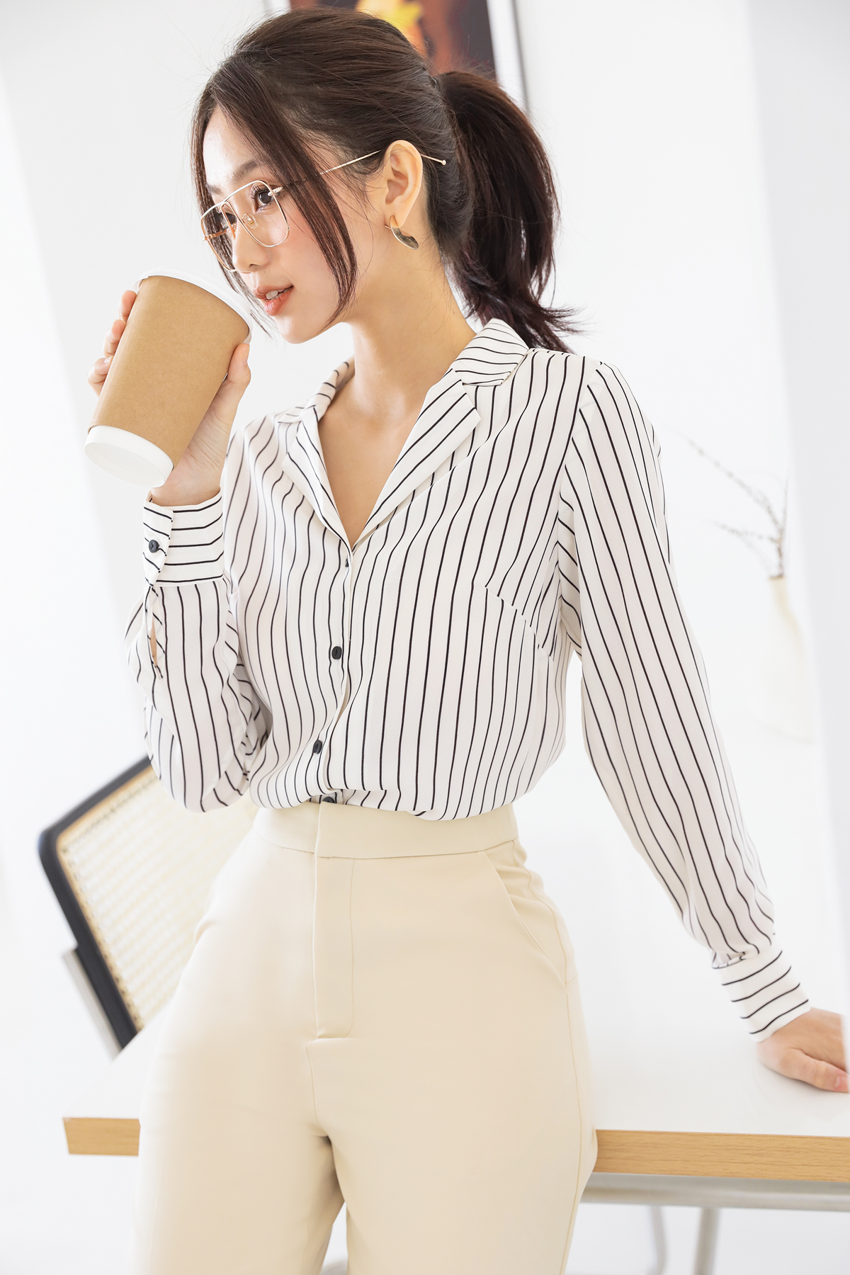 Áo Sơ Mi Nữ Cổ Vest GILLEE Tay Dài Lụa Sọc Thanh Lịch