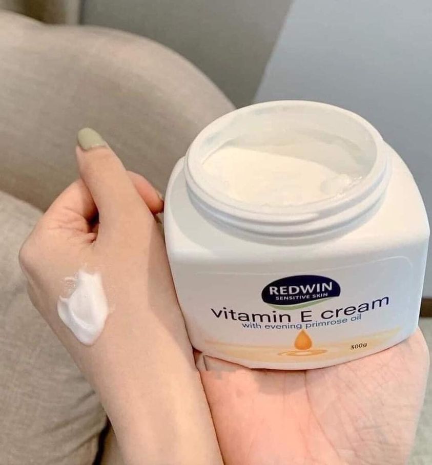 Kem dưỡng da mềm mịn Redwin Vitamin E của Úc.