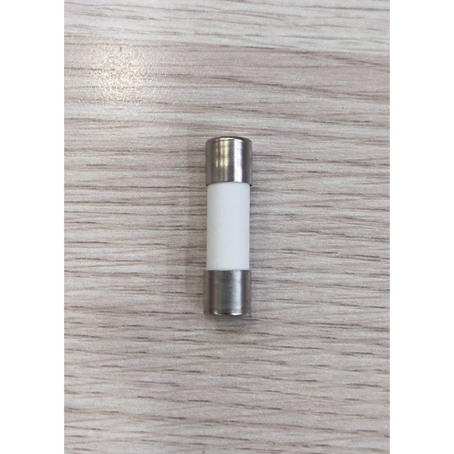 Đế cầu chì và cầu chì sứ RT28 Chint