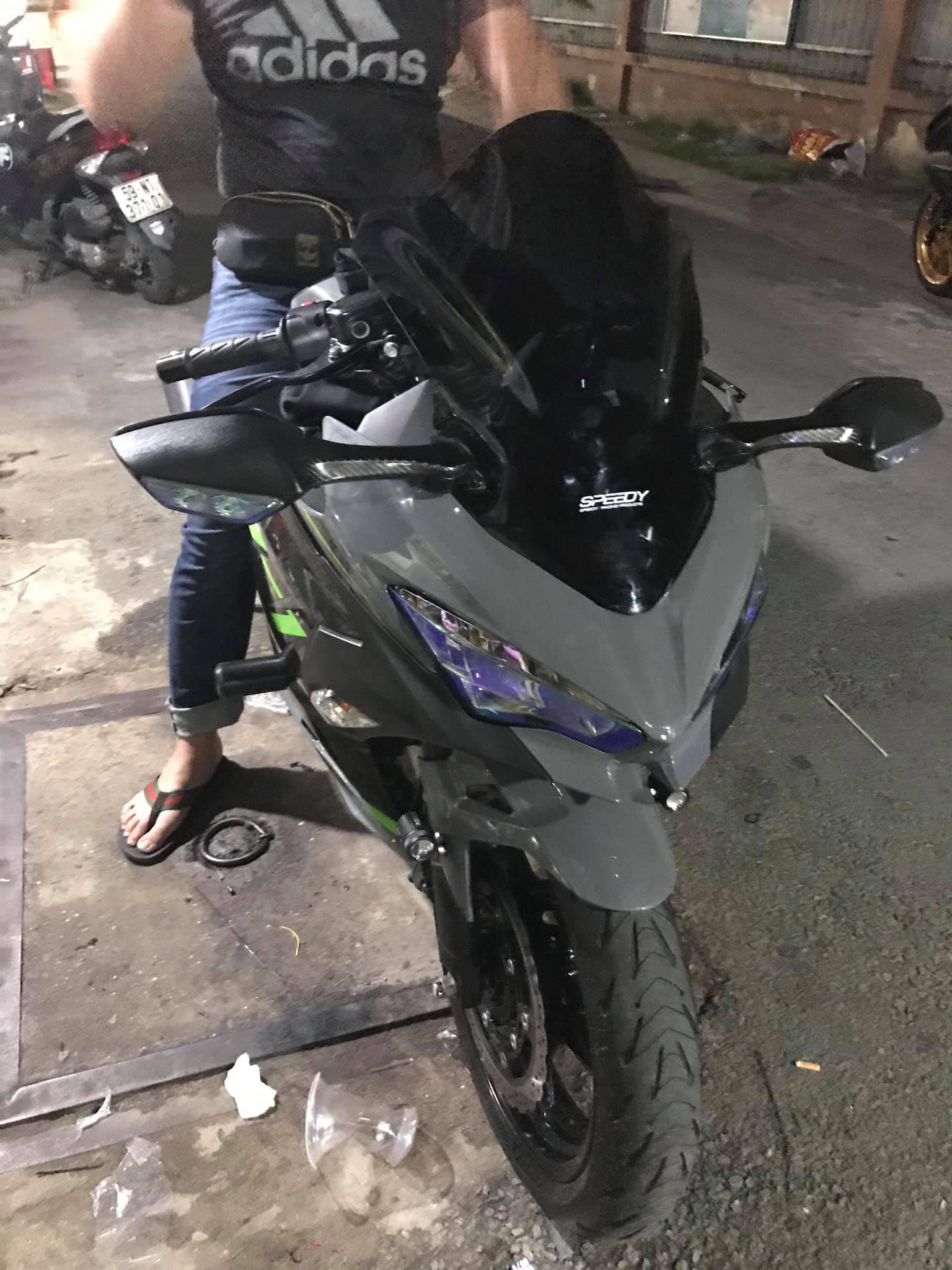 [HCM]KÍNH CHẮN GIÓ GTR CHO NINJA 400