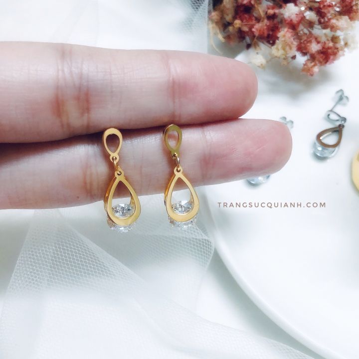 BÔNG TAI TITAN ĐÍNH HẠT ĐÁ HÌNH BẦU