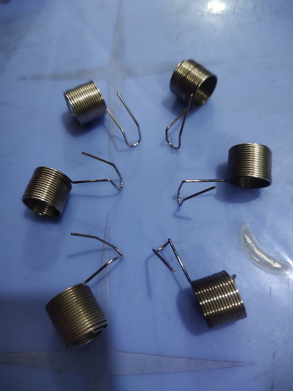 cái râu tôm lắp bộ đồng tiền máy may