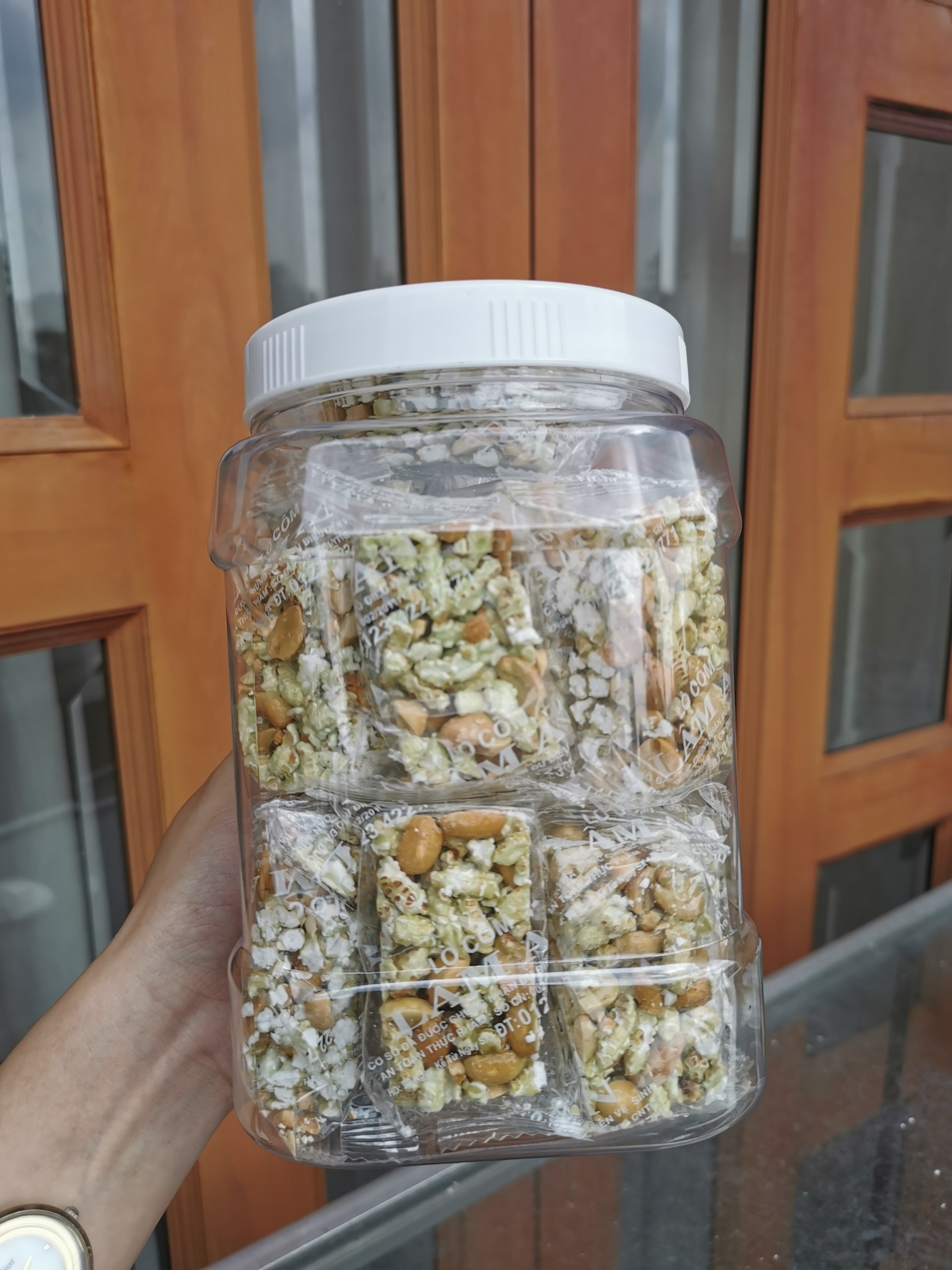 Bánh cốm đậu phộng lá dứa 400g Saigonfood