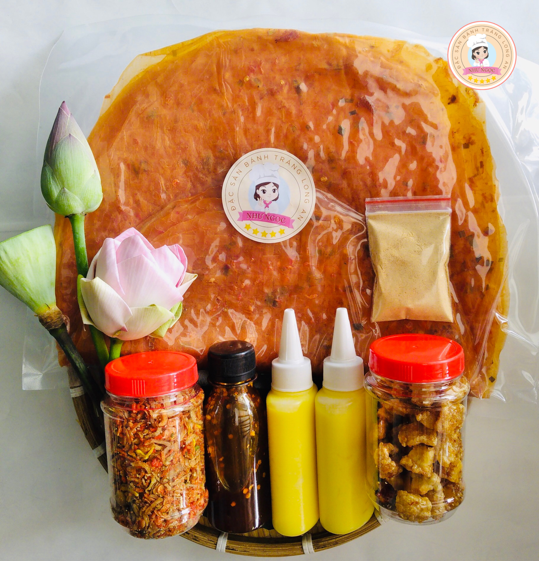 COMBO BÁNH TRÁNG DẺO TÔM: Bánh tráng phơi sương - Đồ ăn vặt Như Ngọc (700g)  - Gồm 300g Bánh Tráng tôm dẻo + 200g bơ béo + 100g Tôm Hành Phi loại 1 + 100G Sốt Me + Tặng 1 bịch muối tôm nhuyễn Tây Ninh - Siêu chất lượng