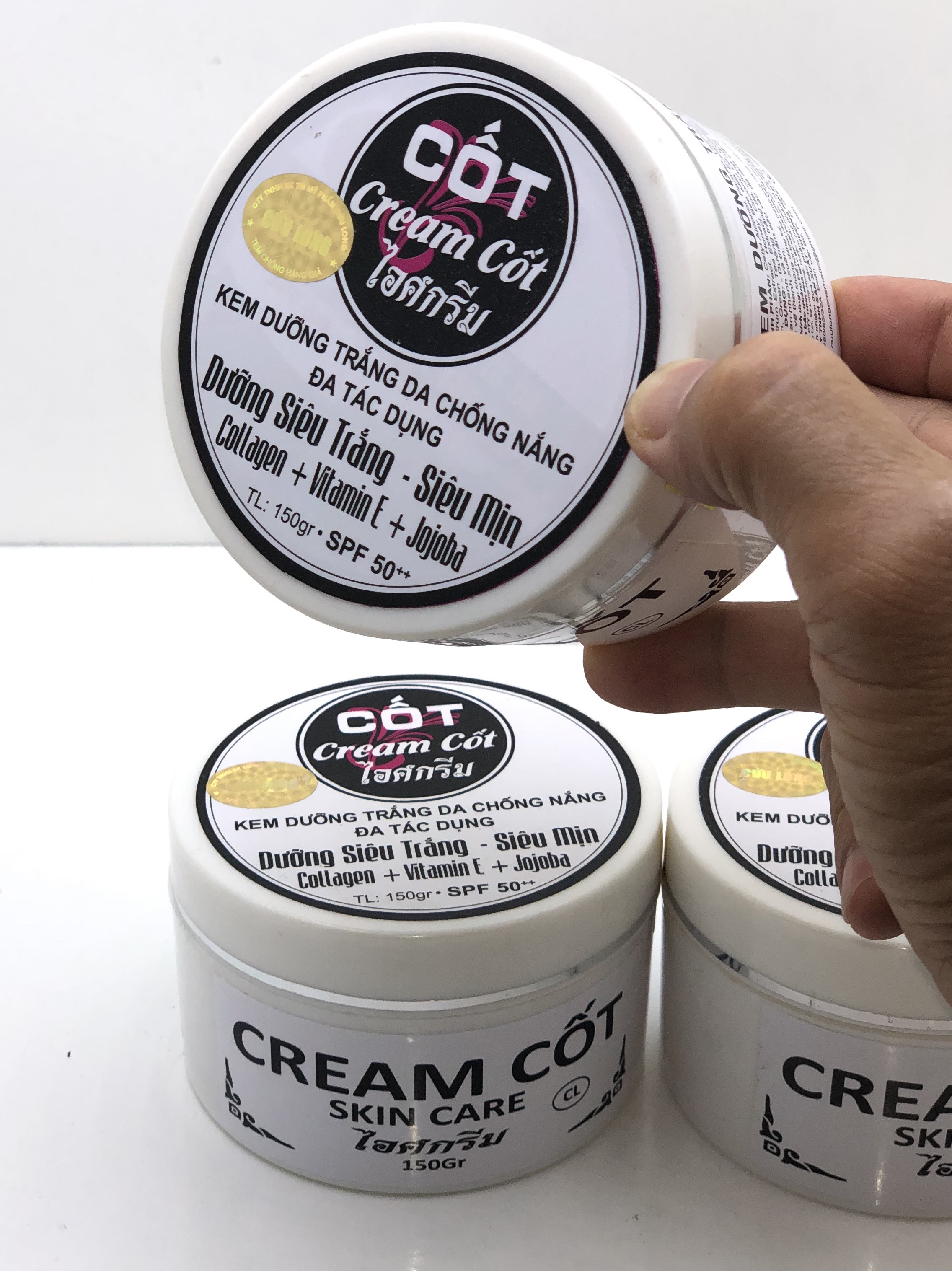 [HCM]Kem Cốt Body Siêu Trắng Cửu Long 150g