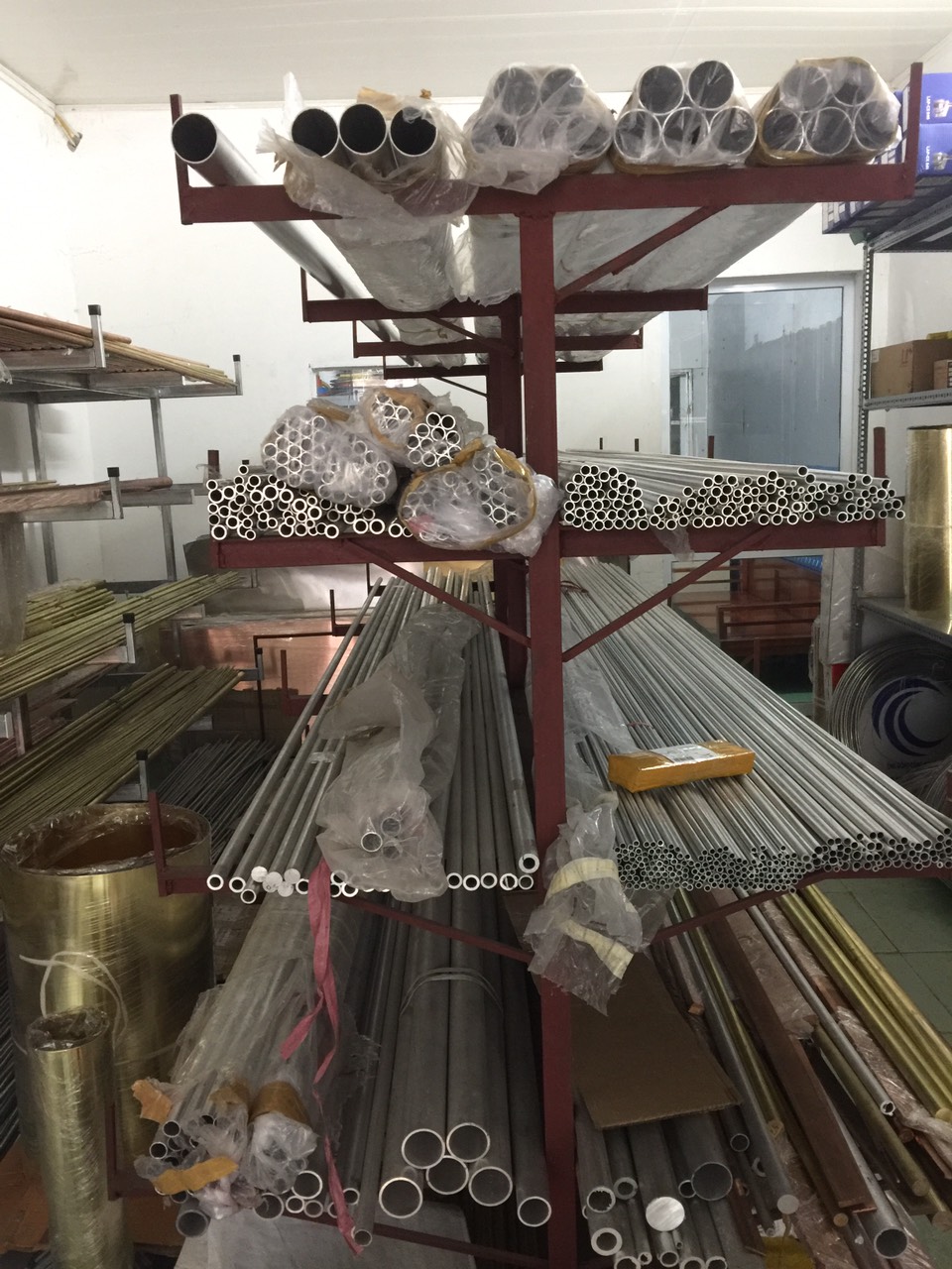 ống nhôm phi 14 dầy 1mm dài 3m( cắt 50cm/đoạn cho dễ vận chuyển)